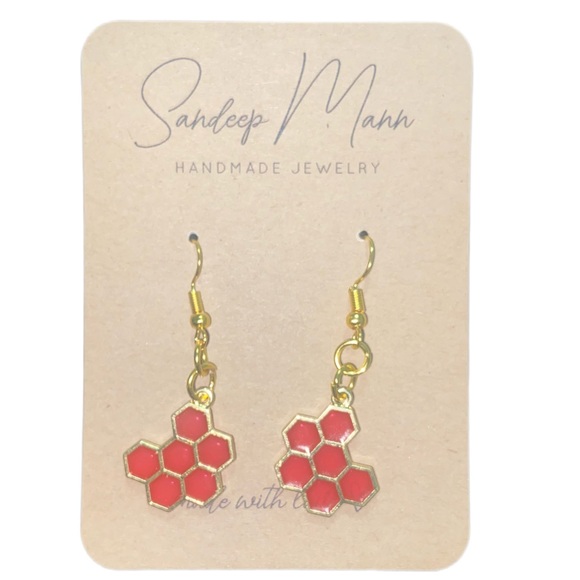 Honeycomb 🍯 beehive earrings 🐝 in red - Picture 3 of 4